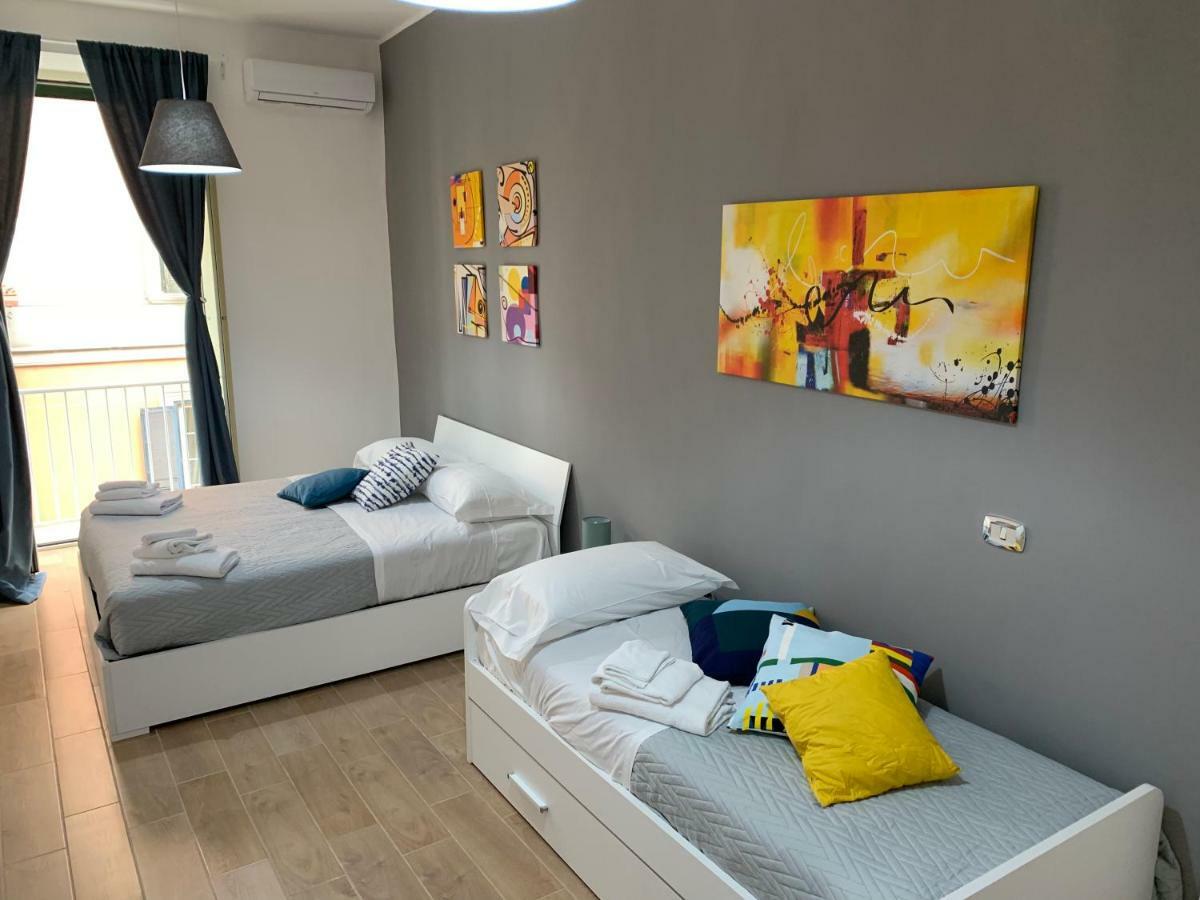 Appartement La Terrazza Sul Porto à Naples Extérieur photo