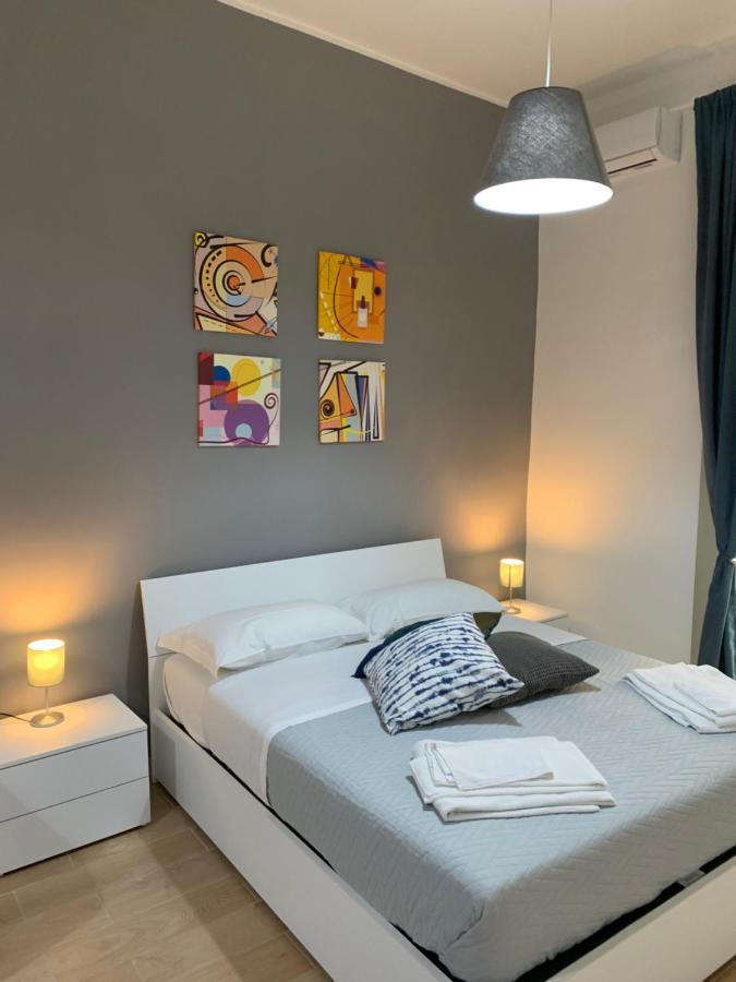 Appartement La Terrazza Sul Porto à Naples Extérieur photo