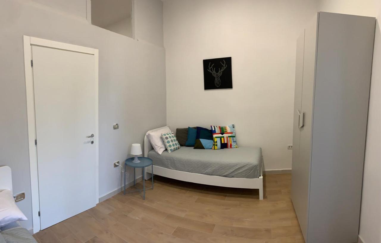 Appartement La Terrazza Sul Porto à Naples Extérieur photo