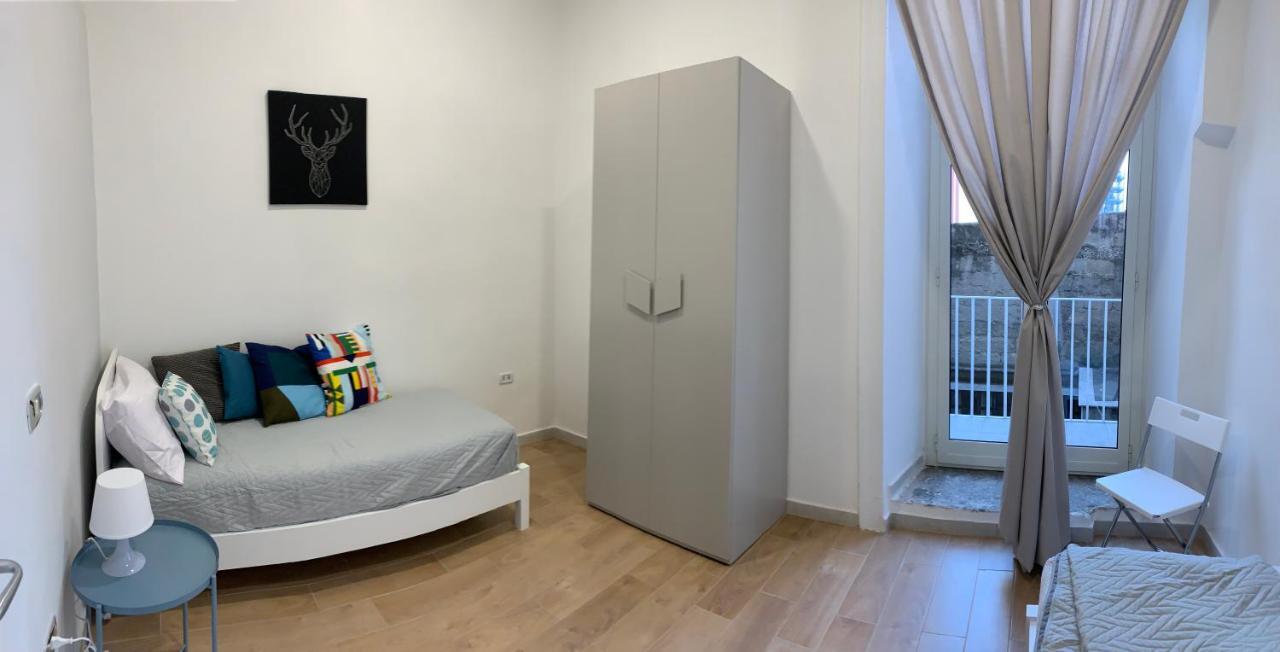 Appartement La Terrazza Sul Porto à Naples Extérieur photo